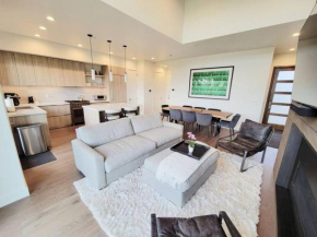 Perfect Hot Tub, Seconds from Skiing, Heated pool! Park City